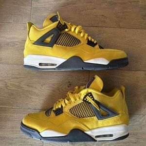 Air Jordan 4 “Lightning”